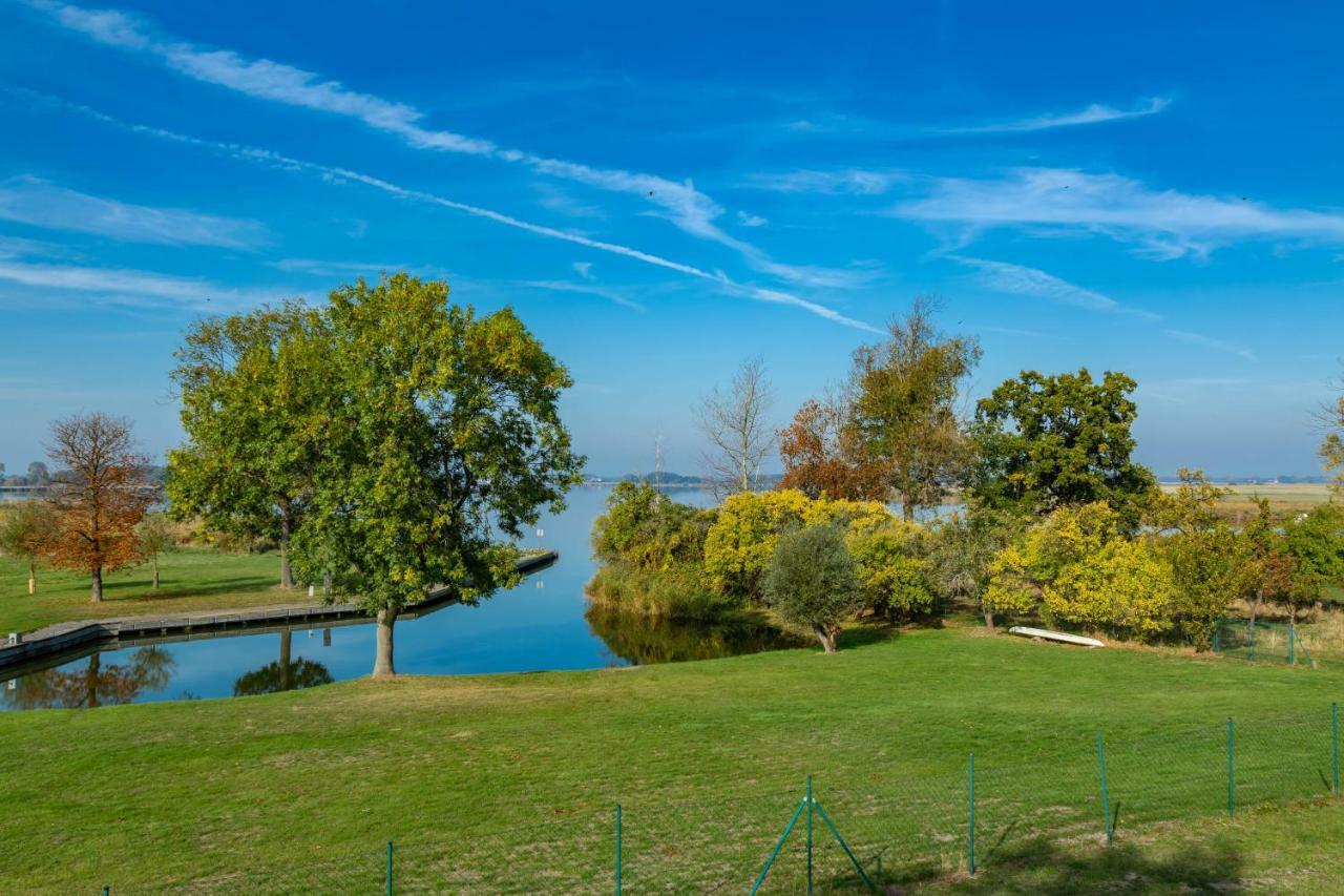 Ferienwohnung Achterwasser Mit Terrasse Dewichow Luaran gambar